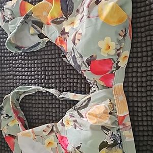 Bikini Top bathing suit med (8-10)